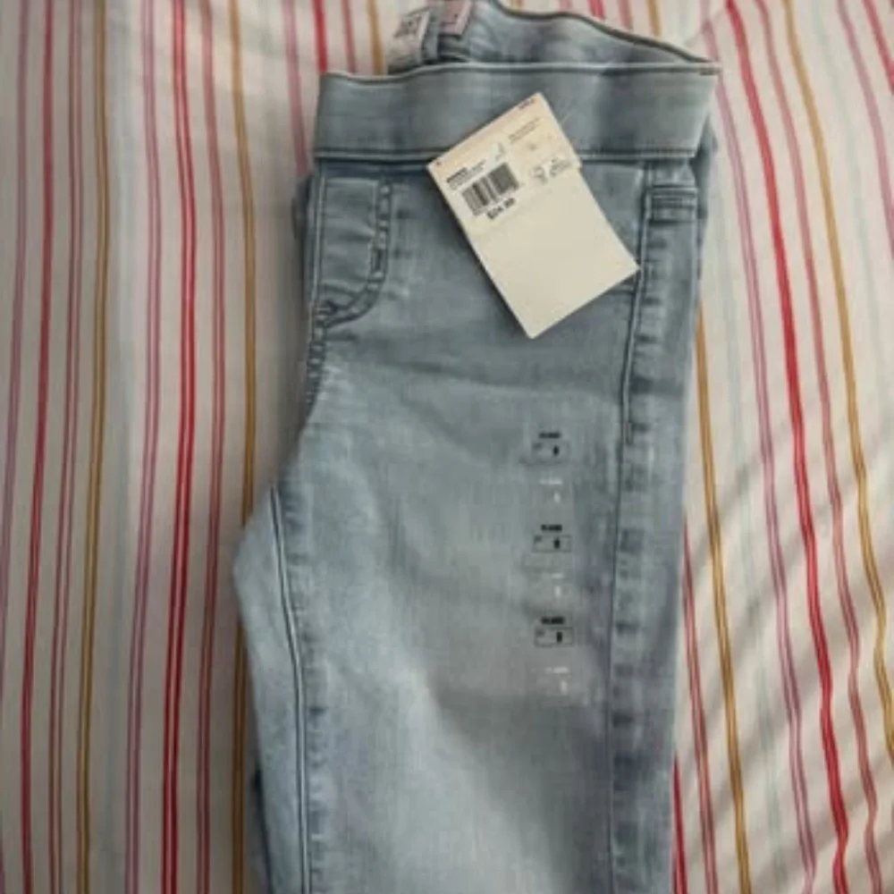 SO Girls Flare Jeggings Light Wash Size 8 NWT Stretch Denim - Picture 2 of 2